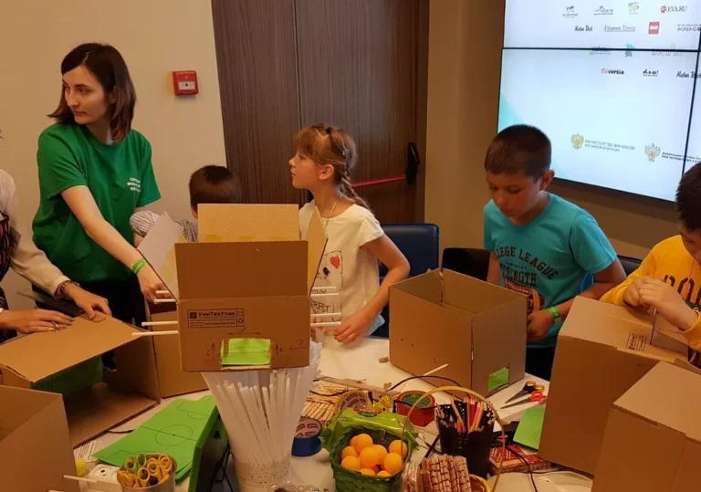 Мини-футбол в коробке