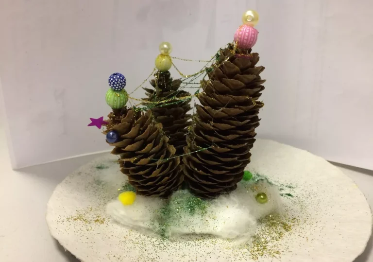 Ёлочка из шишки